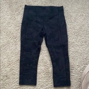 Lululemom camo capris